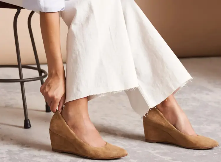 Transitional Shoe Trends for Jeans: Best Heels and Wedges for Women in 2026 Transitional Shoe Trends for Jeans: Best Heels and Wedges for Women in 2026
