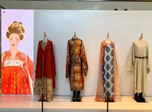 Jade Dynasty Fashion: How to Make Yourself Stand Out with Timeless Style
