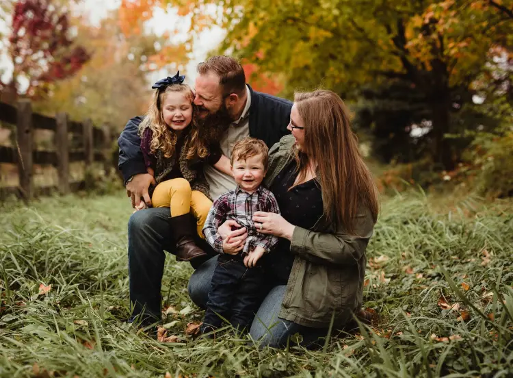 Matching Fall Family Photo Outfits for a Beautiful Autumn Look Matching Fall Family Photo Outfits for a Beautiful Autumn Look